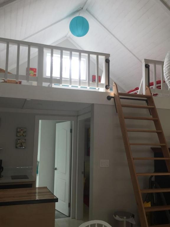 Cozy ,Artistic Cottage In A Garden Setting Close To The Beach And Hiking Trails. Powell River Zewnętrze zdjęcie